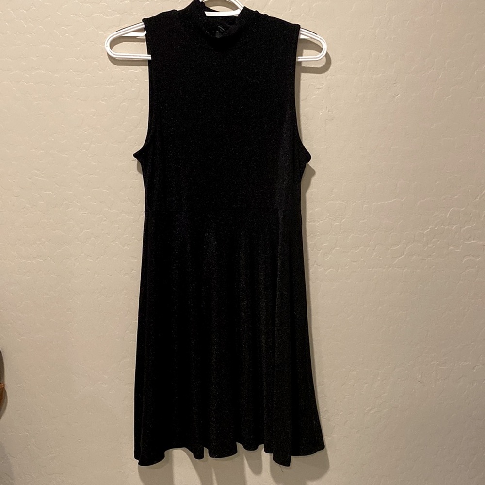 Cute shimmering stretchy dress! Lightweight material! Medium